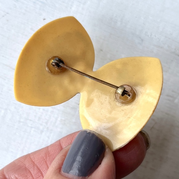 Vintage 30's Celluloid Bow Tie Butterfly Brooch Romantic Layered 2 Tone Yellow - Picture 3 of 10